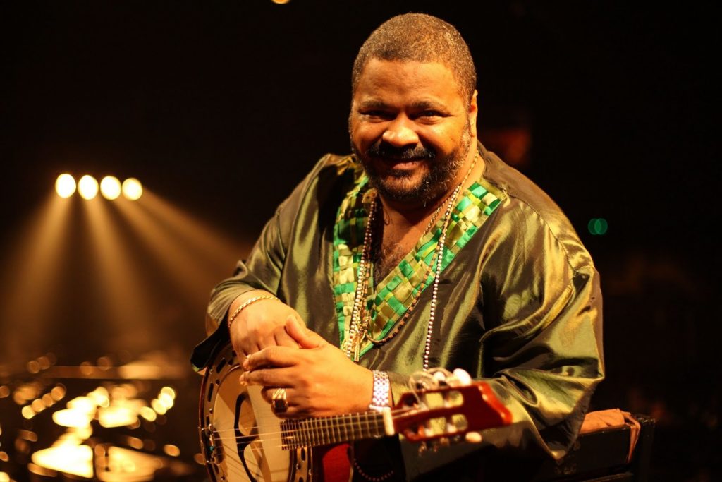 Arlindo Cruz, gênio da música negra brasileira, morre no Rio